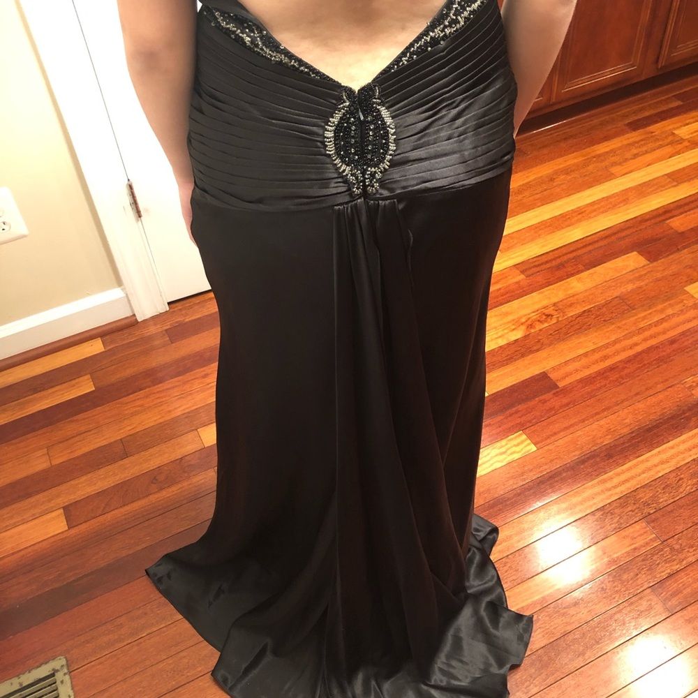 Even gown - Picture 4 of 7